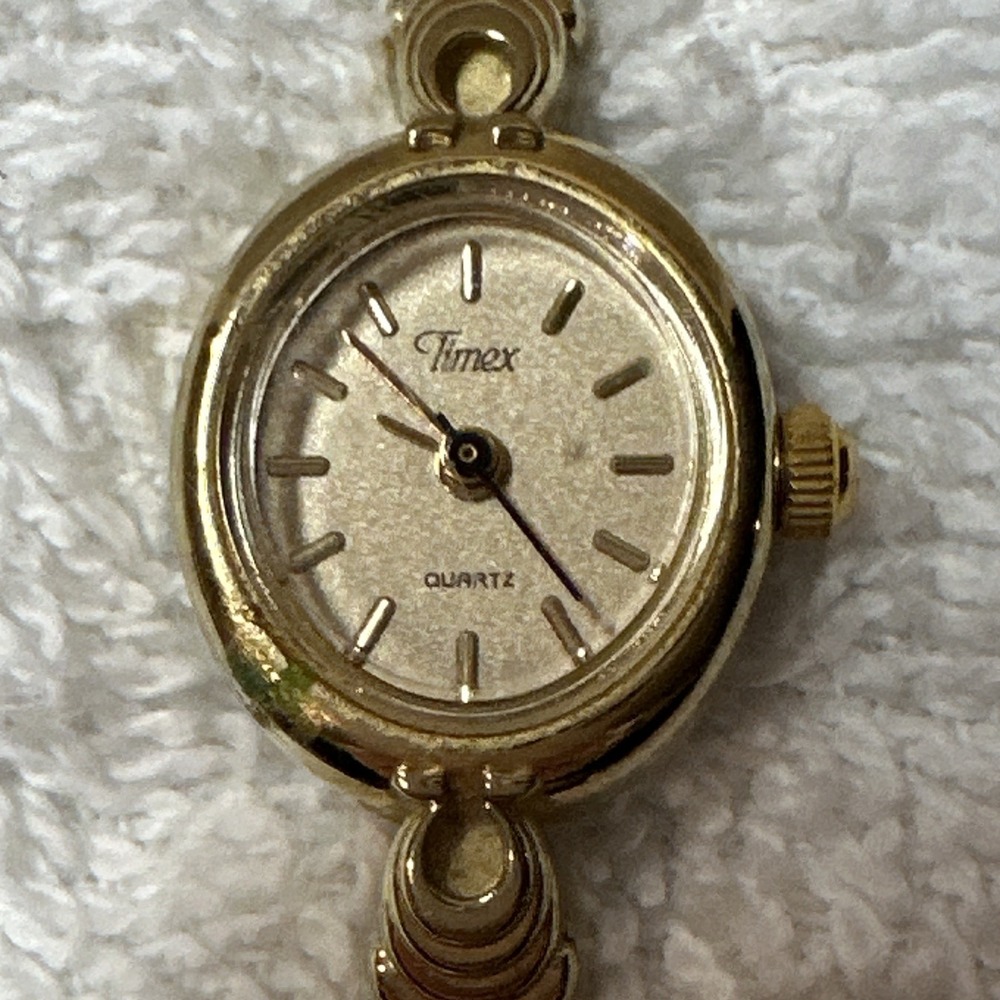 Timex Quartz Women Gold Tone Analog Round Metal Bracelet Vintage *Untested*